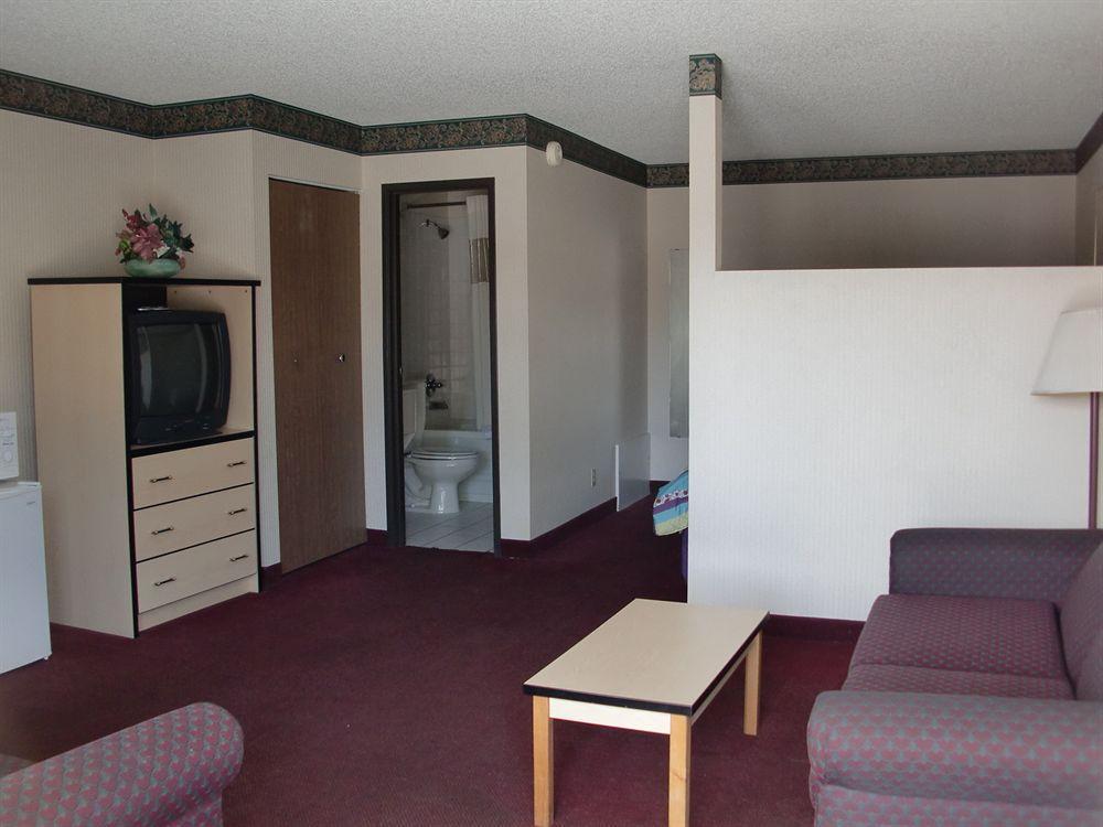 Travelstar & Motel 2*